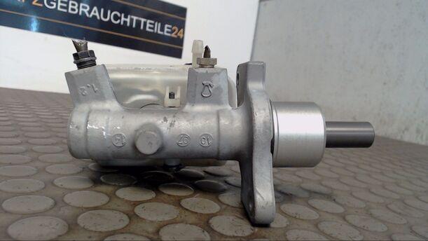 Foto: HAUPTBREMSZYLINDER eines BMW 318i