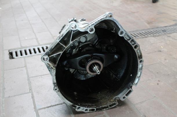 Foto: SCHALTGETRIEBE 5-GANG AJR eines BMW 318i