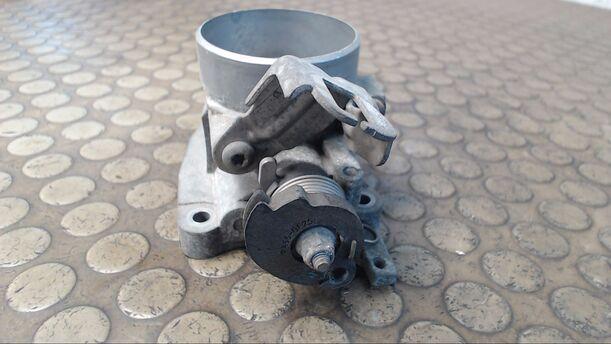 Foto: DROSSELKLAPPENSTUTZEN eines Ford Ka