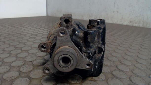 Foto: PUMPE SERVOLENKUNG eines Renault Kangoo Rapid 1.9 D (RL)