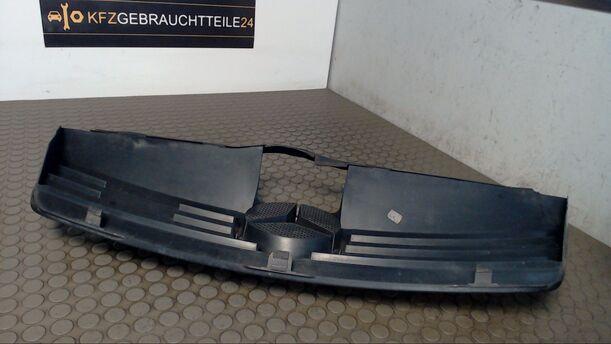 Foto: KÜHLERGRILL eines Mercedes-Benz Vaneo CDI 1.7 LX