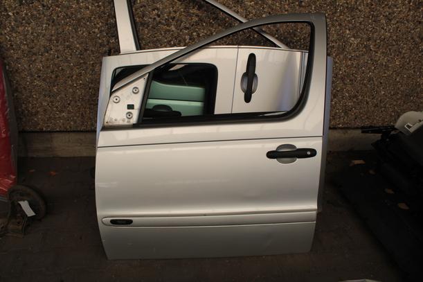 Foto: TÜR VORN LINKS eines Mercedes-Benz Vaneo CDI 1.7 LX