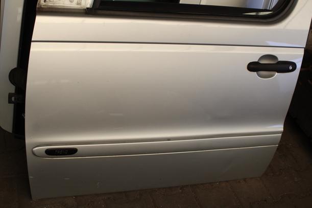 Foto: TÜR VORN LINKS eines Mercedes-Benz Vaneo CDI 1.7 LX