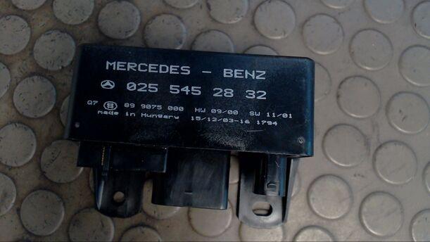 Foto: VORGLÜHRELAIS/ VORGLÜHSTEUERGERÄT eines Mercedes-Benz Vaneo CDI 1.7 LX