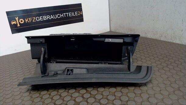 Foto: HANDSCHUHFACH eines Mercedes-Benz Vaneo CDI 1.7 LX
