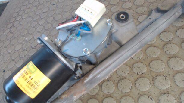 Foto: SCHEIBENWISCHERMOTOR VORN eines Citroen Saxo 1.1 SE