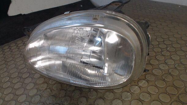 Foto: SCHEINWERFER LINKS eines Opel Corsa 12V SE