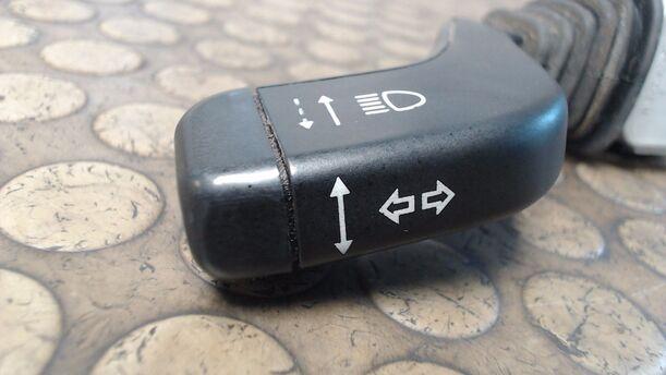 Foto: BLINKSCHALTER/KOMBISCHALTER eines Opel Agila 1.0 12 V GLX