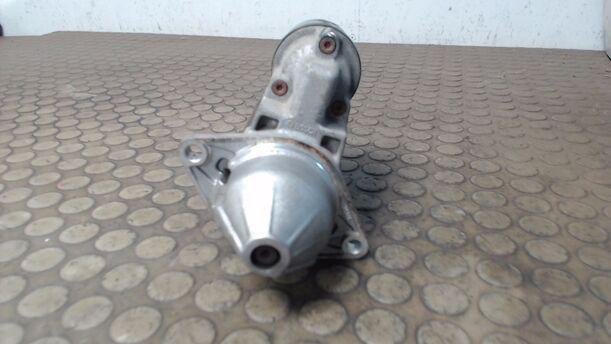 Foto: ANLASSER / STARTER BOSCH eines Opel Agila 1.0 12 V GLX
