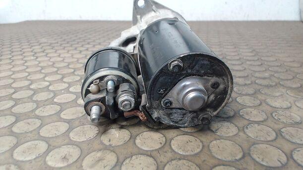 Foto: ANLASSER / STARTER BOSCH eines Opel Agila 1.0 12 V GLX