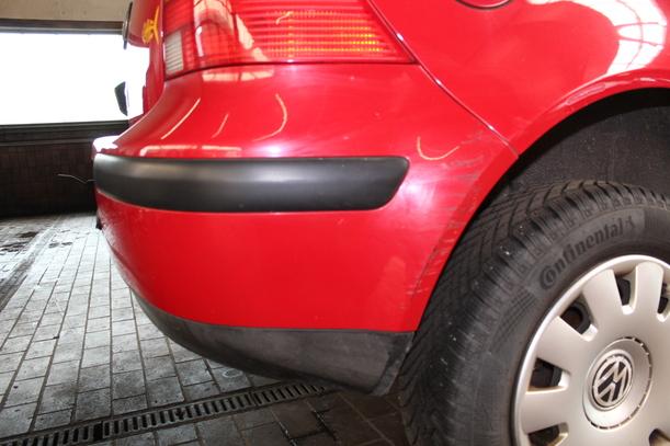Foto: STOSSFÄNGER/ STOßSTANGE HINTEN eines VW Golf 1.9 TDI LX