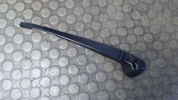 Foto: SCHEIBENWISCHERARM HINTEN eines VW Golf 1.9 TDI LX