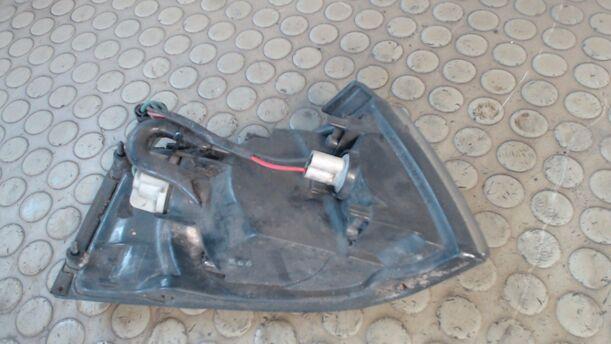 Foto: BLINKER / BLINKLEUCHTE VORN LINKS eines Mazda 323 1.4i LX