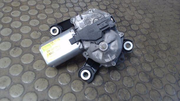 Foto: SCHEIBENWISCHERMOTOR HINTEN eines Opel Astra 1.6 Caravan LX