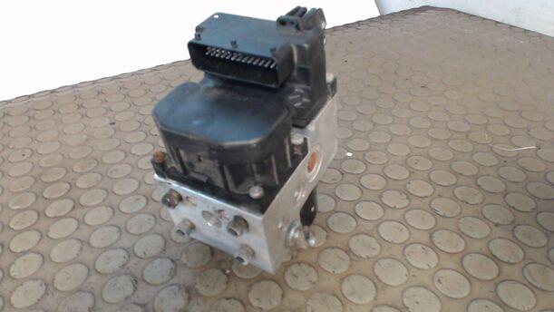 Foto: HAUPTBREMSAGGREGAT ABS eines Honda Civic 1.6i LX