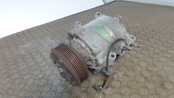 Foto: KOMPRESSOR KLIMAANLAGE eines Honda Civic 1.6i LX