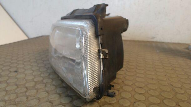 Foto: SCHEINWERFER RECHTS VALEO eines Audi A4 1.8 LX