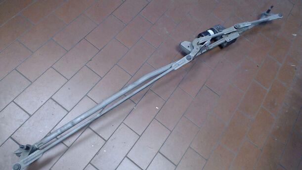 Foto: SCHEIBENWISCHERMOTOR VORN eines Peugeot 307 90 LX