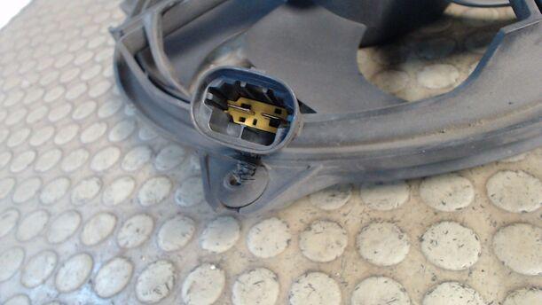 Foto: ELEKTROLÜFTER eines Peugeot 307 90 GLX