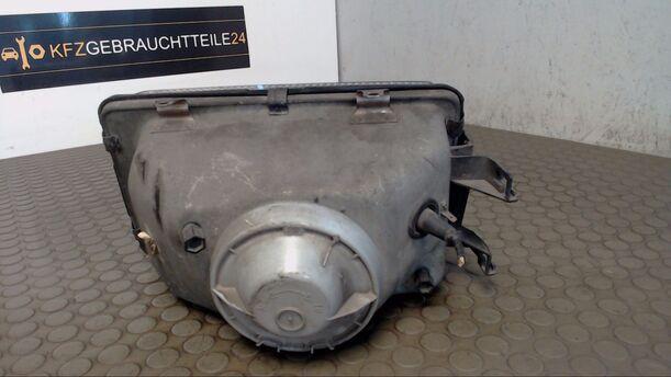 Foto: SCHEINWERFER RECHTS eines OPEL REKORD E CARAVAN 2,0S