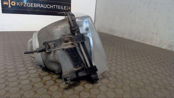 Foto: SCHEINWERFER RECHTS eines OPEL REKORD E CARAVAN 2,0S