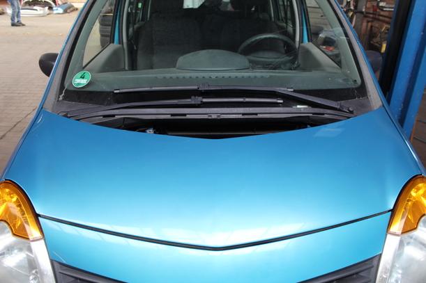 Foto: MOTORHAUBE eines Renault Modus 1.5 dCi LX