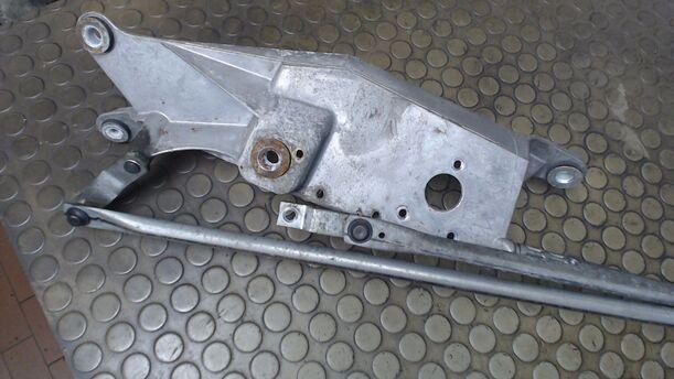 Foto: SCHEIBENWISCHERGESTÄNGE eines Renault Modus 1.5 dCi GLX