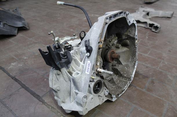 Foto: SCHALTGETRIEBE 5-GANG JR5124 eines Renault Modus 1.5 dCi LX