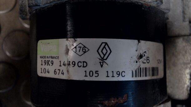 Foto: ANLASSER / STARTER VALEO eines Renault Megane Classic 1.6