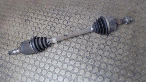 Foto: ANTRIEBSWELLE LINKS eines Fiat Punto 1.2 LX