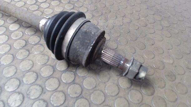 Foto: ANTRIEBSWELLE LINKS eines Fiat Punto 1.2 LX