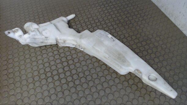 Foto: SCHEIBENWASCHBEHÄLTER eines Ford Focus Turnier GLX
