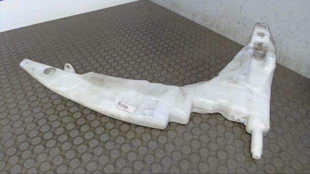 Foto: SCHEIBENWASCHBEHÄLTER eines Ford Focus Turnier GLX