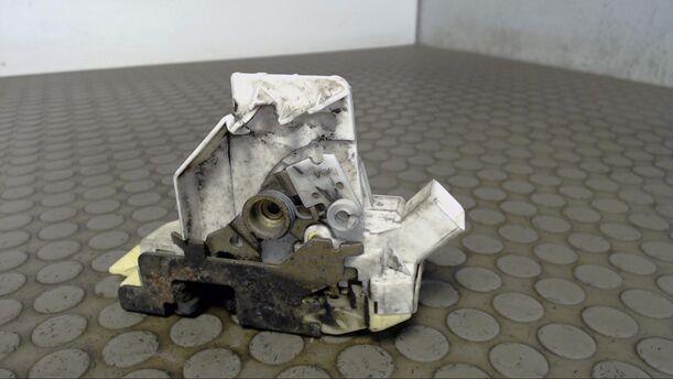 Foto: TÜRSCHLOSS HINTEN LINKS eines Ford Focus Turnier GLX