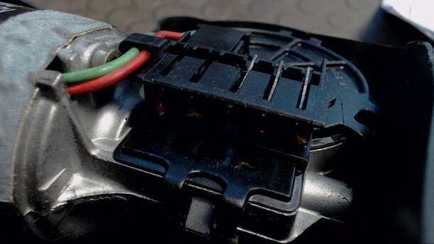 Foto: SCHEIBENWISCHERMOTOR VORN eines Ford Scorpio GLX
