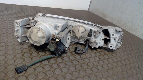 Foto: SCHEINWERFER LINKS eines Mazda 626 Comfortline