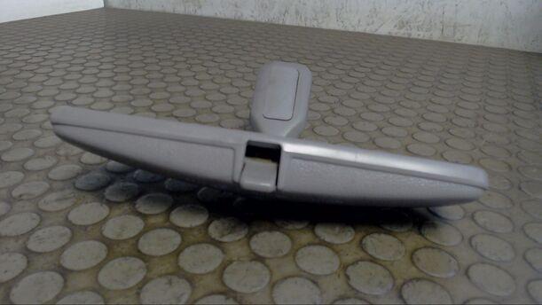 Foto: INNENSPIEGEL eines Mazda 626 Comfortline