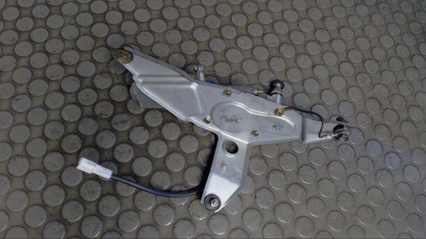 Foto: SCHEIBENWISCHERMOTOR HINTEN eines Mazda 626 Comfortline