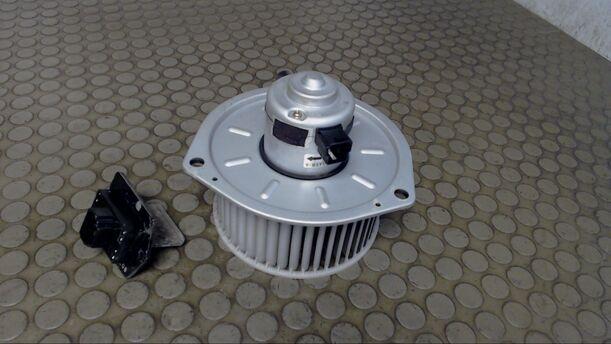 Foto: HEIZUNGSGEBLÄSE eines Mazda 626 Comfortline