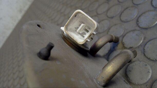 Foto: KRAFTSTOFFPUMPE eines Mazda 626 Comfortline