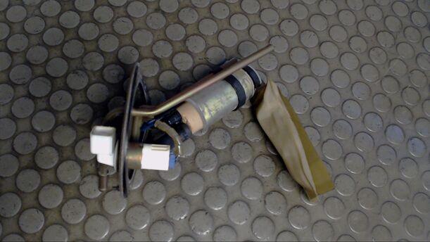 Foto: KRAFTSTOFFPUMPE eines Mazda 626 Comfortline
