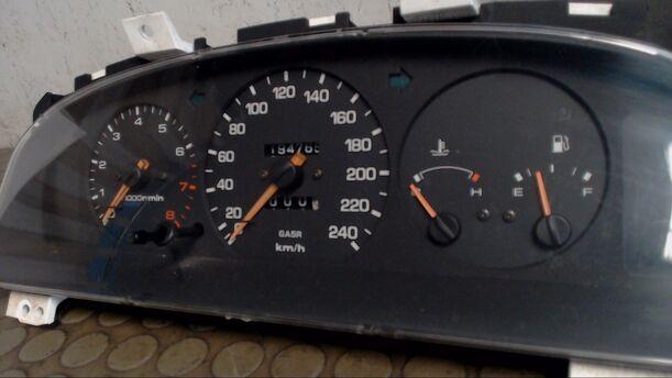 Foto: TACHOEINHEIT eines Mazda 626 Comfortline