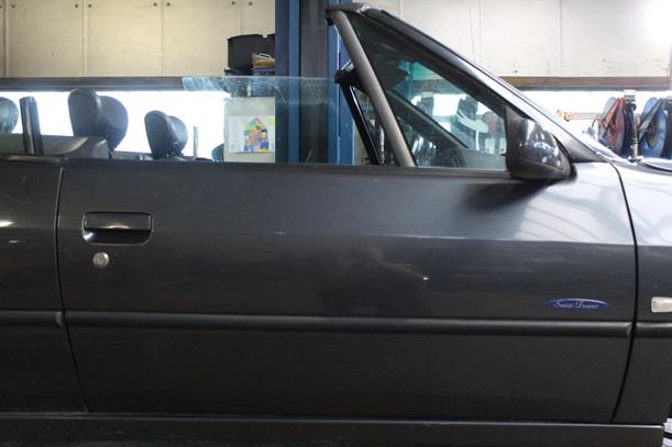 Foto: TÜR VORN RECHTS eines Peugeot 306 Cabriolet 1.6 Comfortline