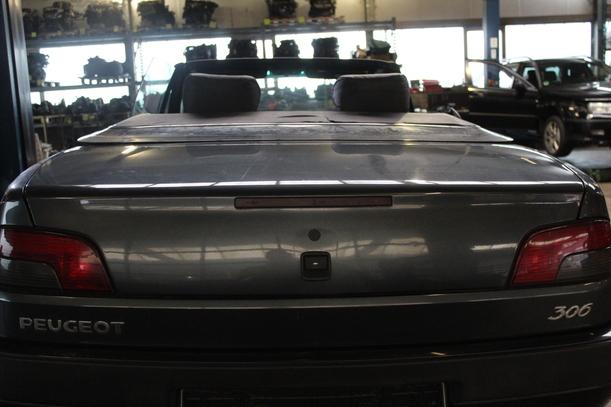 Foto: HECKKLAPPE / HECKDECKEL eines Peugeot 306 Cabriolet 1.6 Comfortline