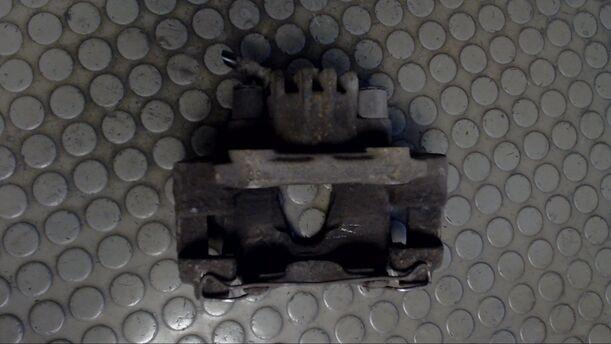 Foto: BREMSSATTEL VORN LINKS eines Peugeot 306 Cabriolet 1.6 Comfortline
