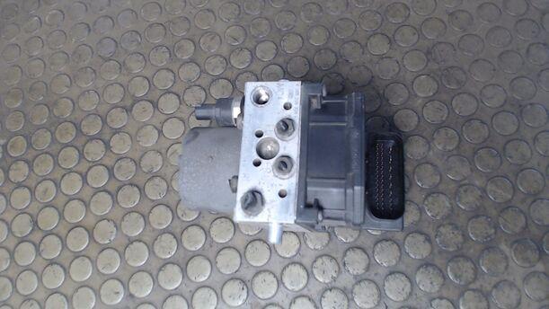 Foto: HAUPTBREMSAGGREGAT ABS eines Ford Mondeo 2.0 Turnier TDCi Comfortline