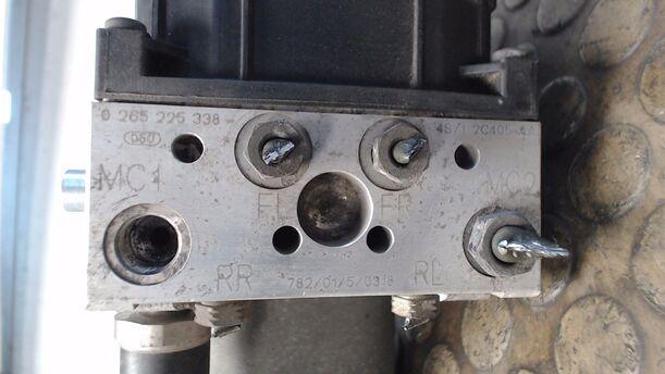 Foto: HAUPTBREMSAGGREGAT ABS eines Ford Mondeo 2.0 Turnier TDCi Comfortline