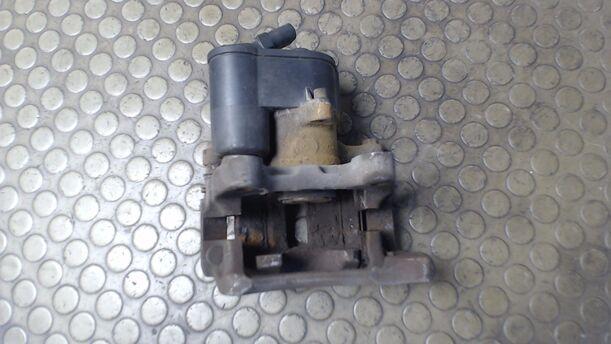 Foto: BREMSSATTEL HINTEN LINKS eines VW Passat Variant 1.8 TSI Comfortline