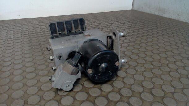 Foto: HAUPTBREMSAGGREGAT ABS/ESP eines Mercedes-Benz E 320 T SLX
