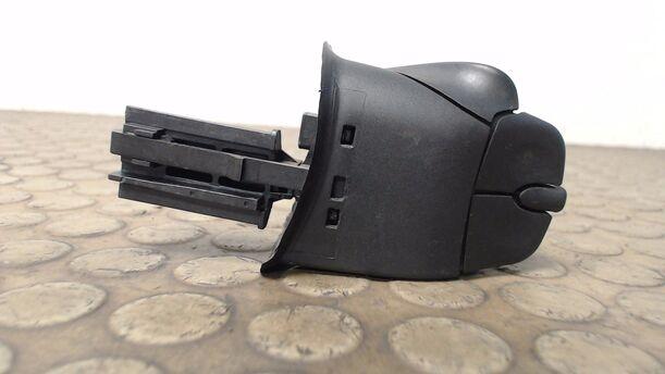 Foto: SCHALTER RADIOBEDIENUNG eines Ford Focus SLX